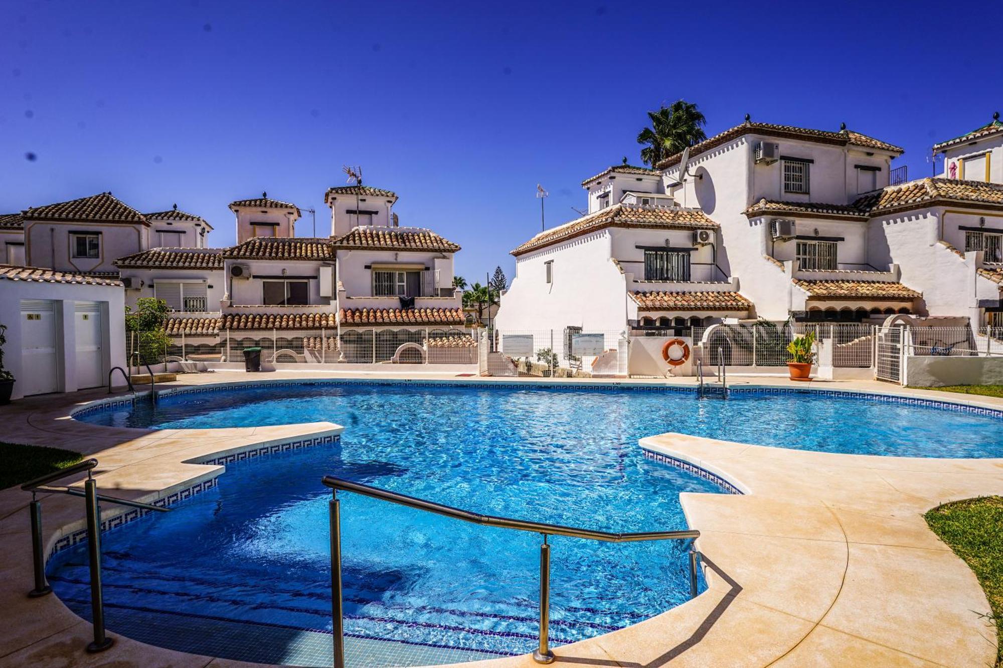 Holiday home Newly Remodeled Townhouse Walking Distance Sitio de Calahonda